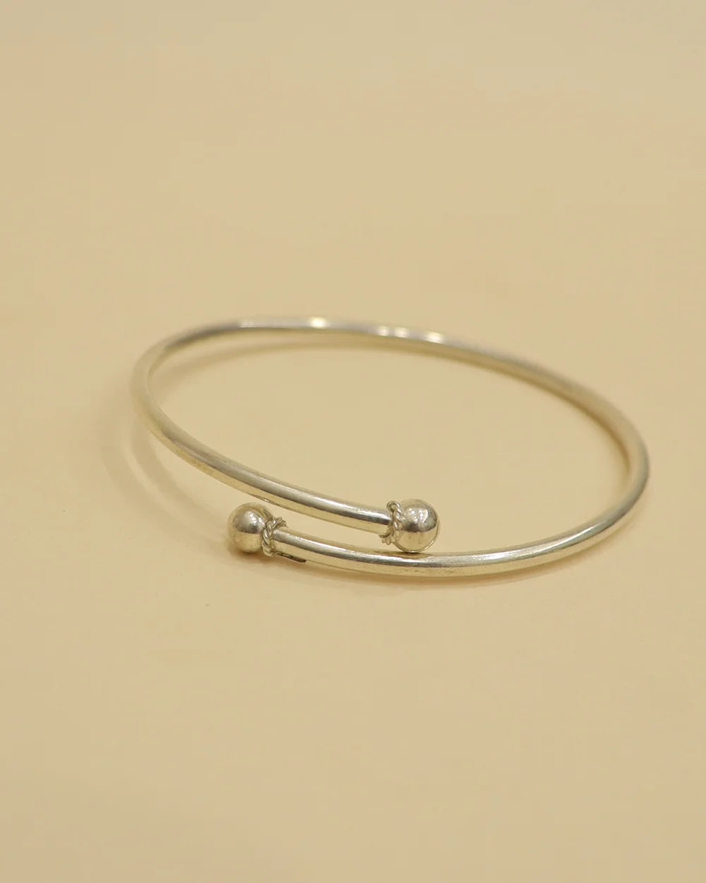 Plain 925 silver kada bangle with ball-end detailing